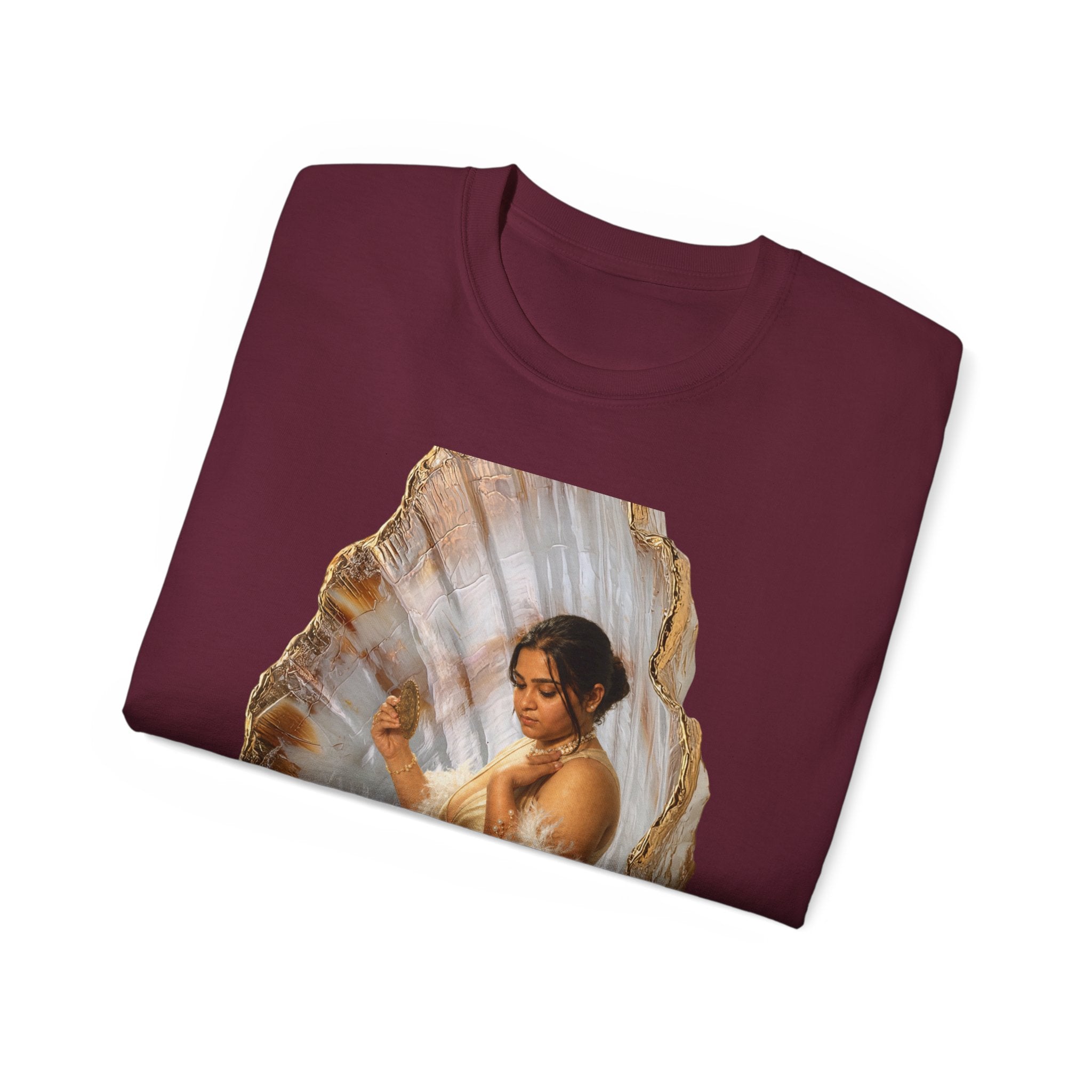Vintage Glam Portrait T‑Shirt — Elegant Woman in Fur Graphic Tee