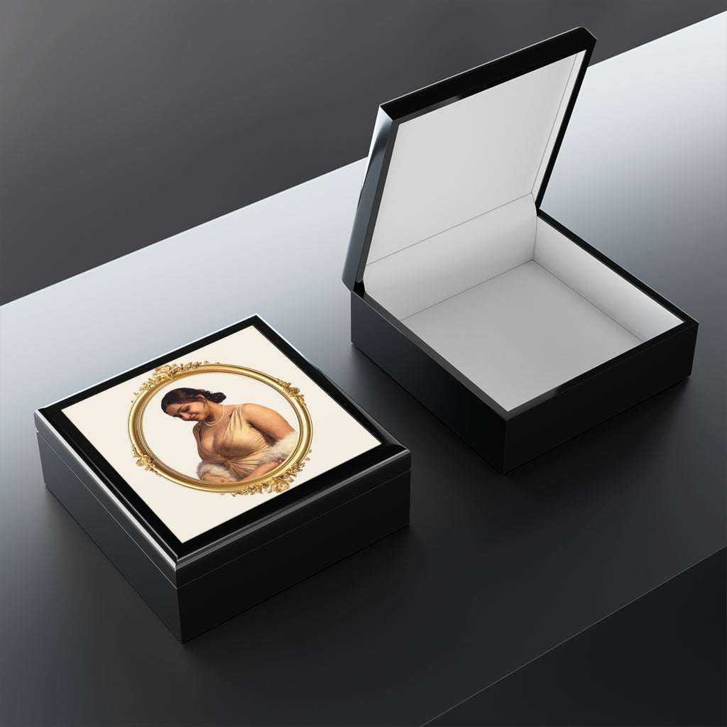 Vintage Portrait Jewelry Box — Personalized Heirloom Gift for Her
