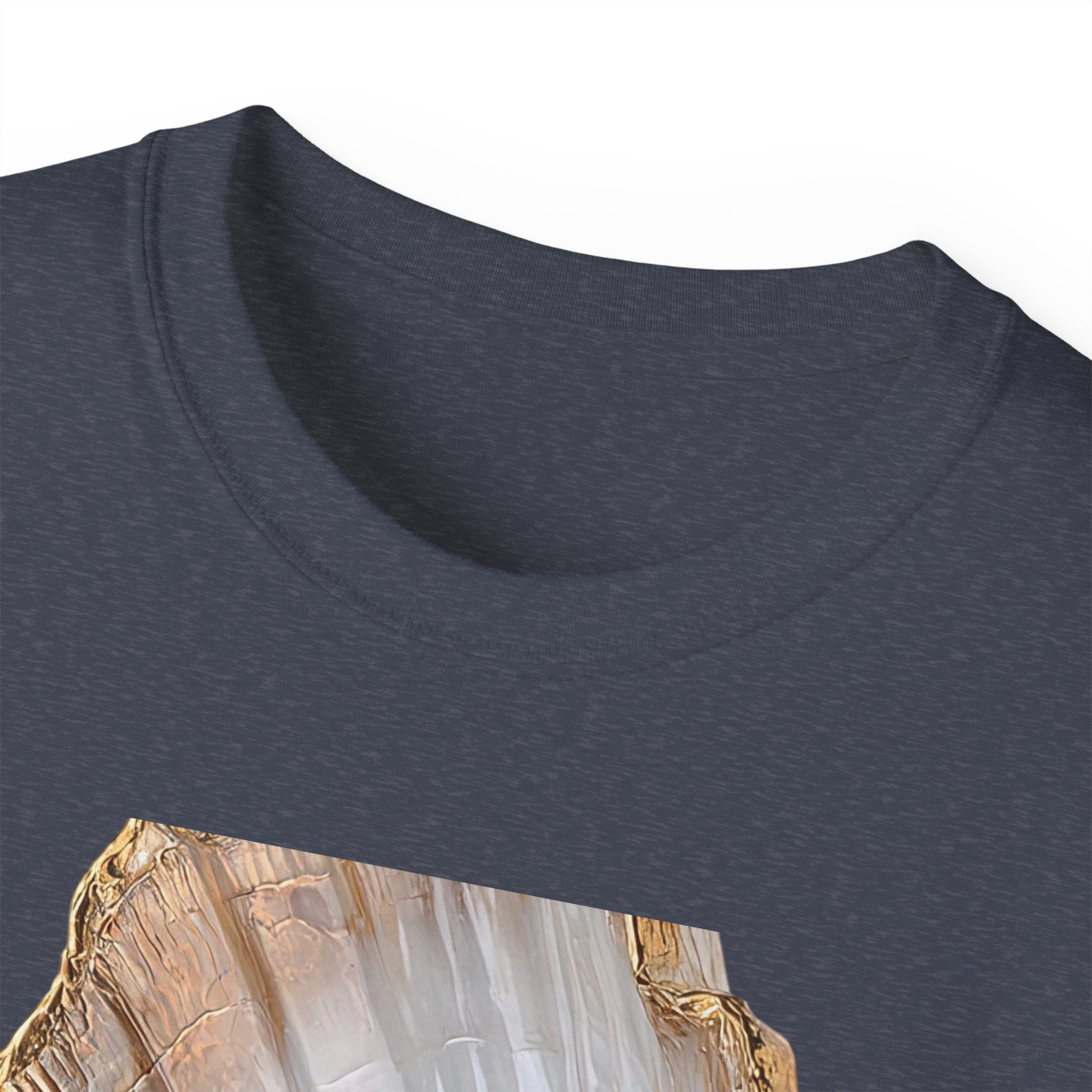 Vintage Glam Portrait T‑Shirt — Elegant Woman in Fur Graphic Tee