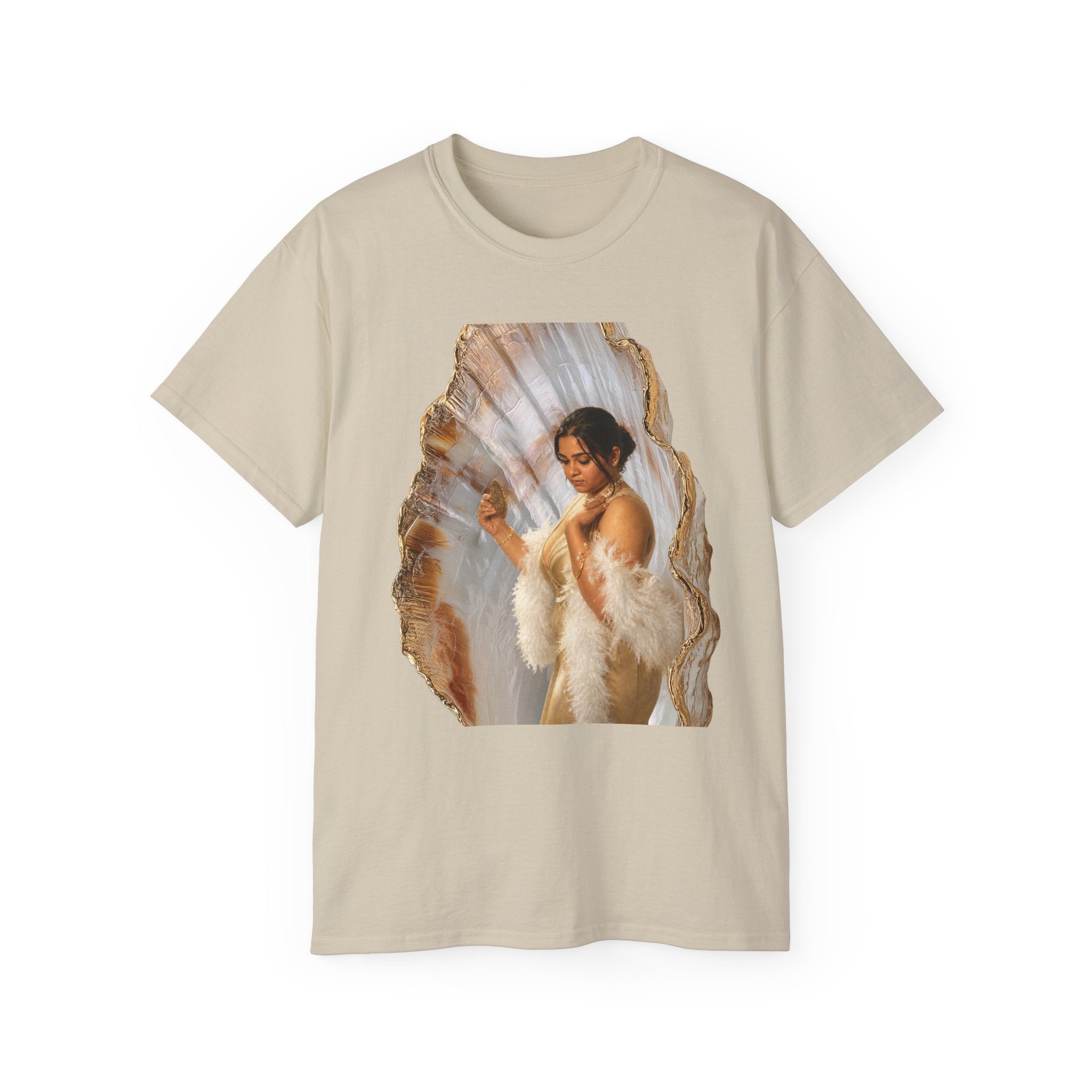 Vintage Glam Portrait T‑Shirt — Elegant Woman in Fur Graphic Tee