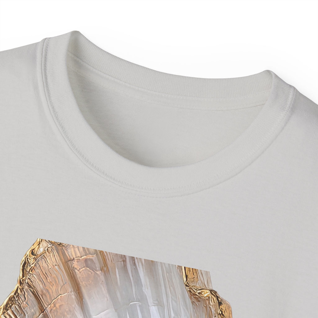 Vintage Glam Portrait T‑Shirt — Elegant Woman in Fur Graphic Tee