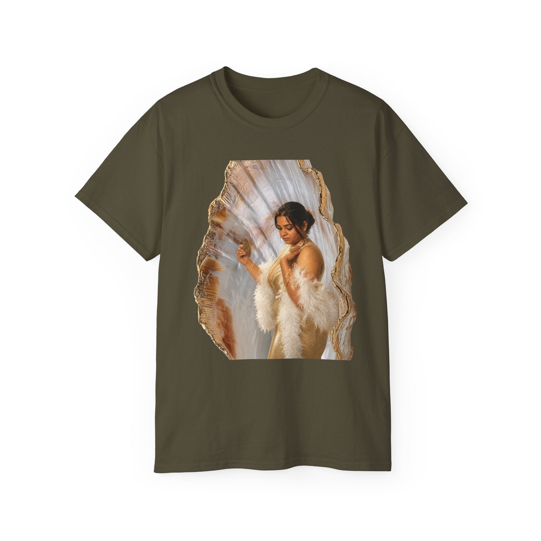 Vintage Glam Portrait T‑Shirt — Elegant Woman in Fur Graphic Tee