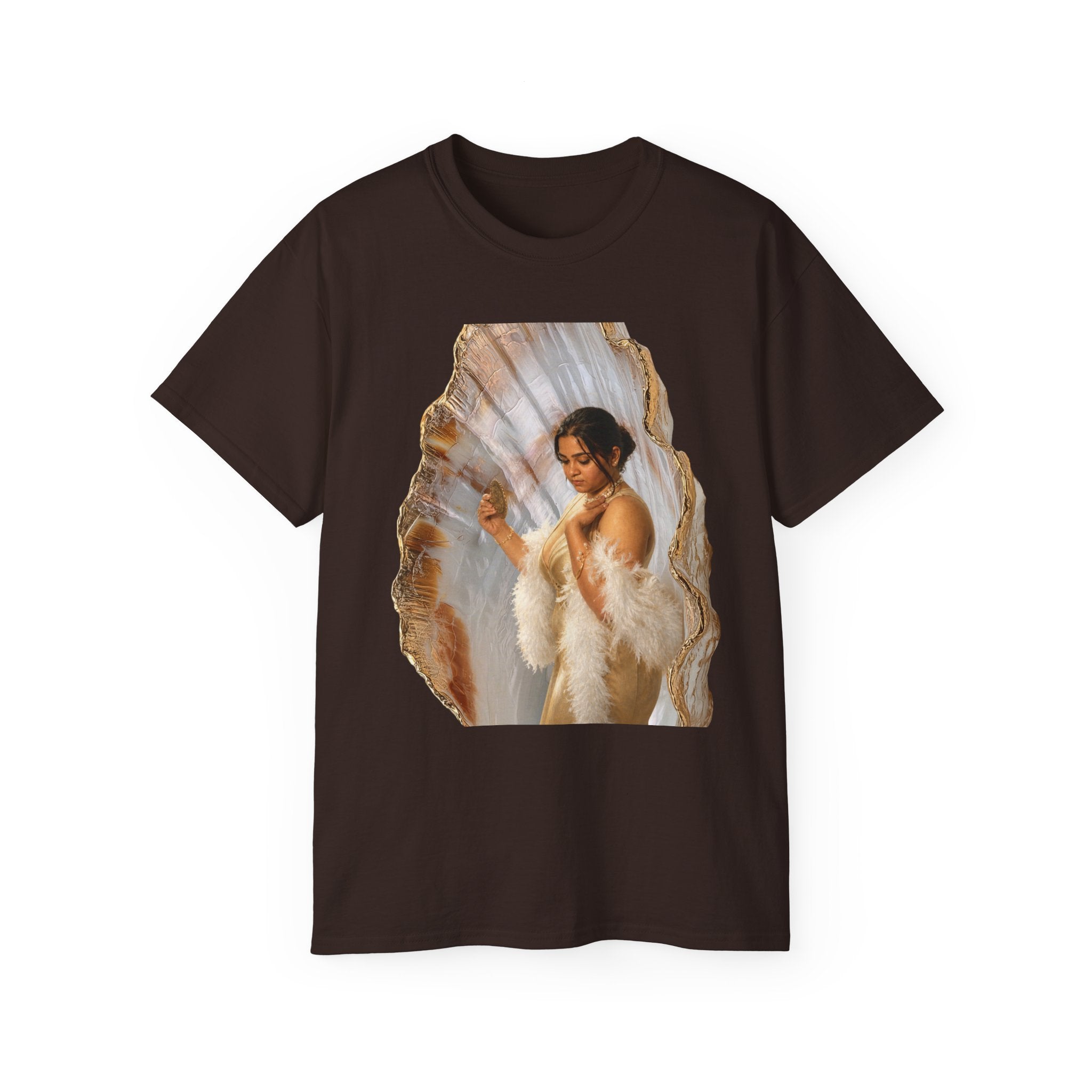 Vintage Glam Portrait T‑Shirt — Elegant Woman in Fur Graphic Tee