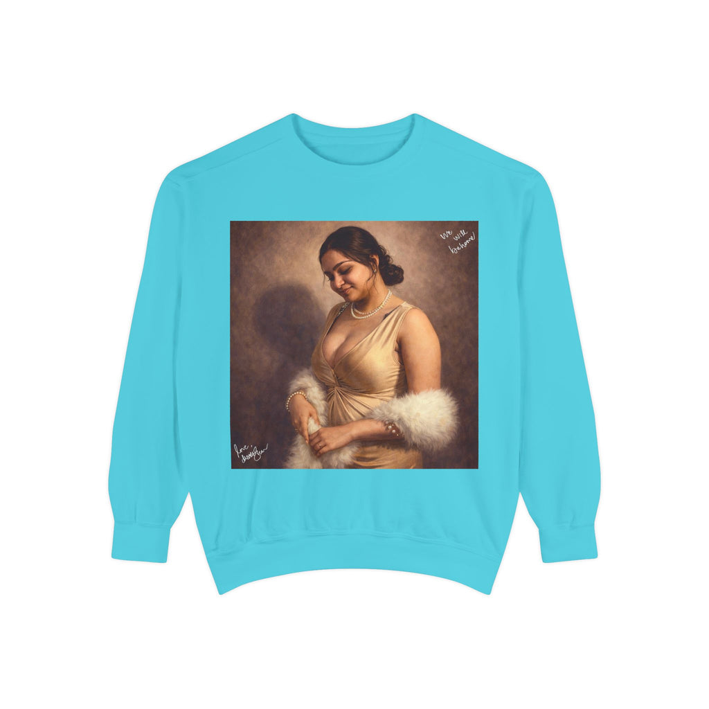 Portrait Sweatshirt — Vintage Frame Elegant Lady Graphic Pullover