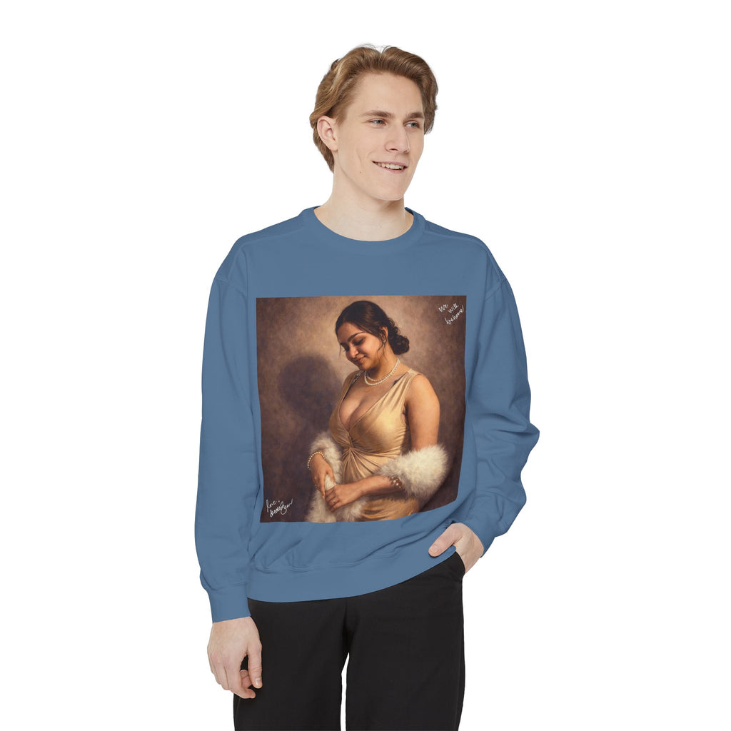 Portrait Sweatshirt — Vintage Frame Elegant Lady Graphic Pullover