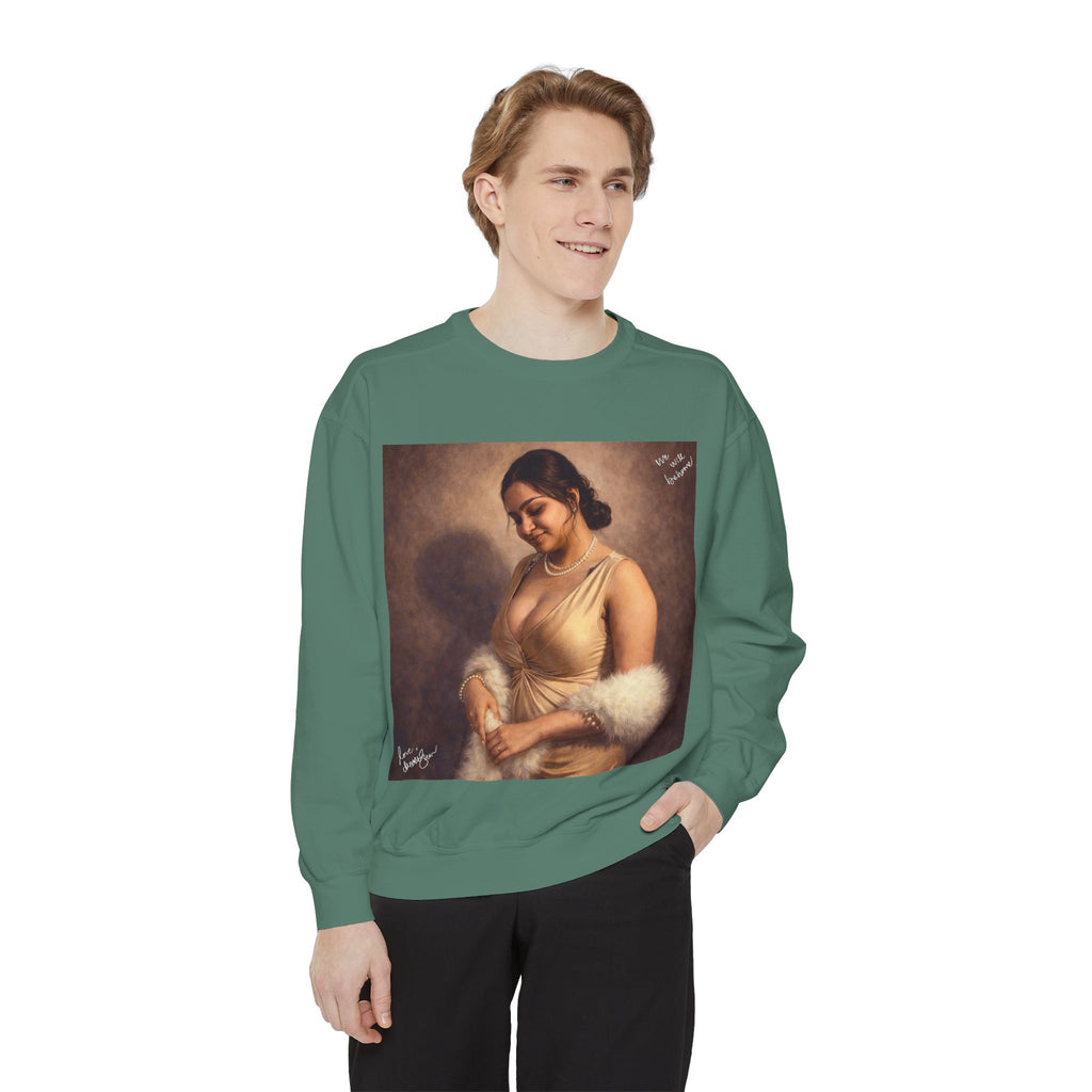Portrait Sweatshirt — Vintage Frame Elegant Lady Graphic Pullover