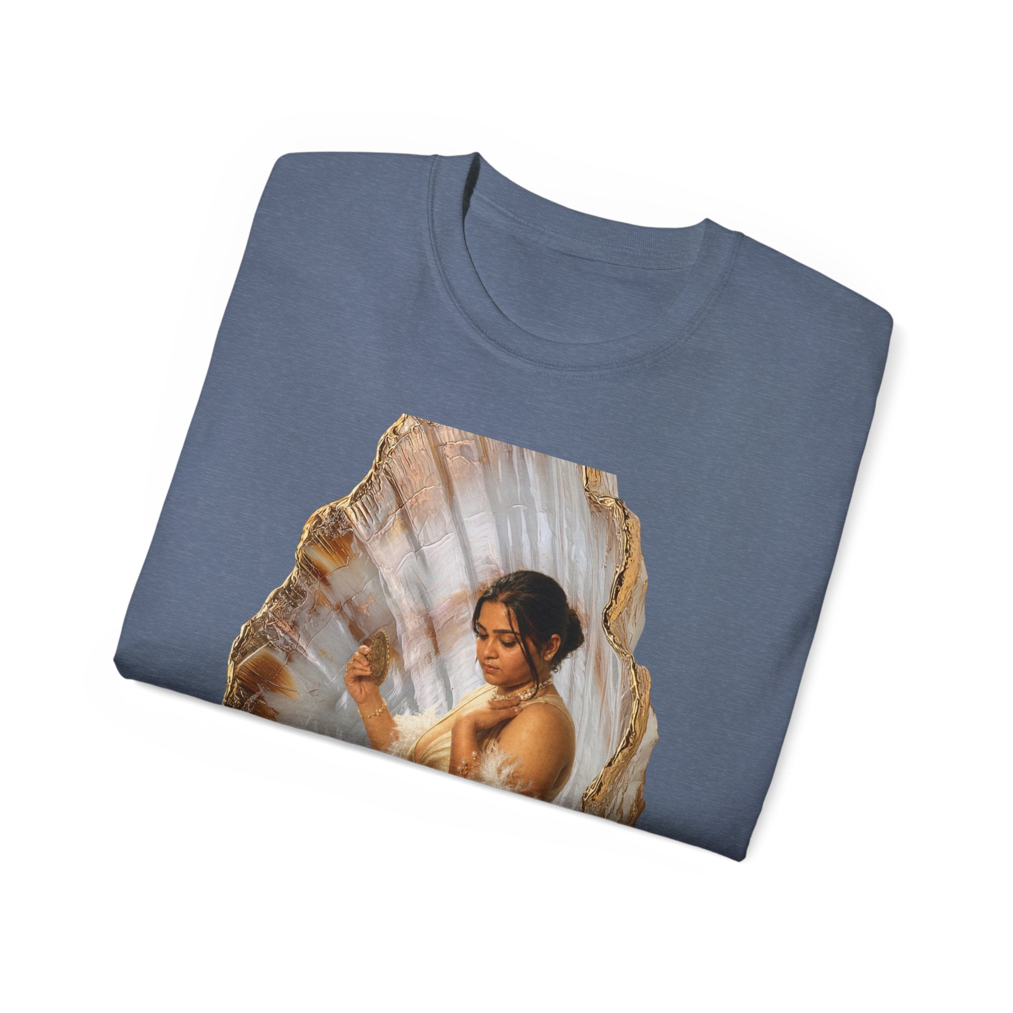 Vintage Glam Portrait T‑Shirt — Elegant Woman in Fur Graphic Tee