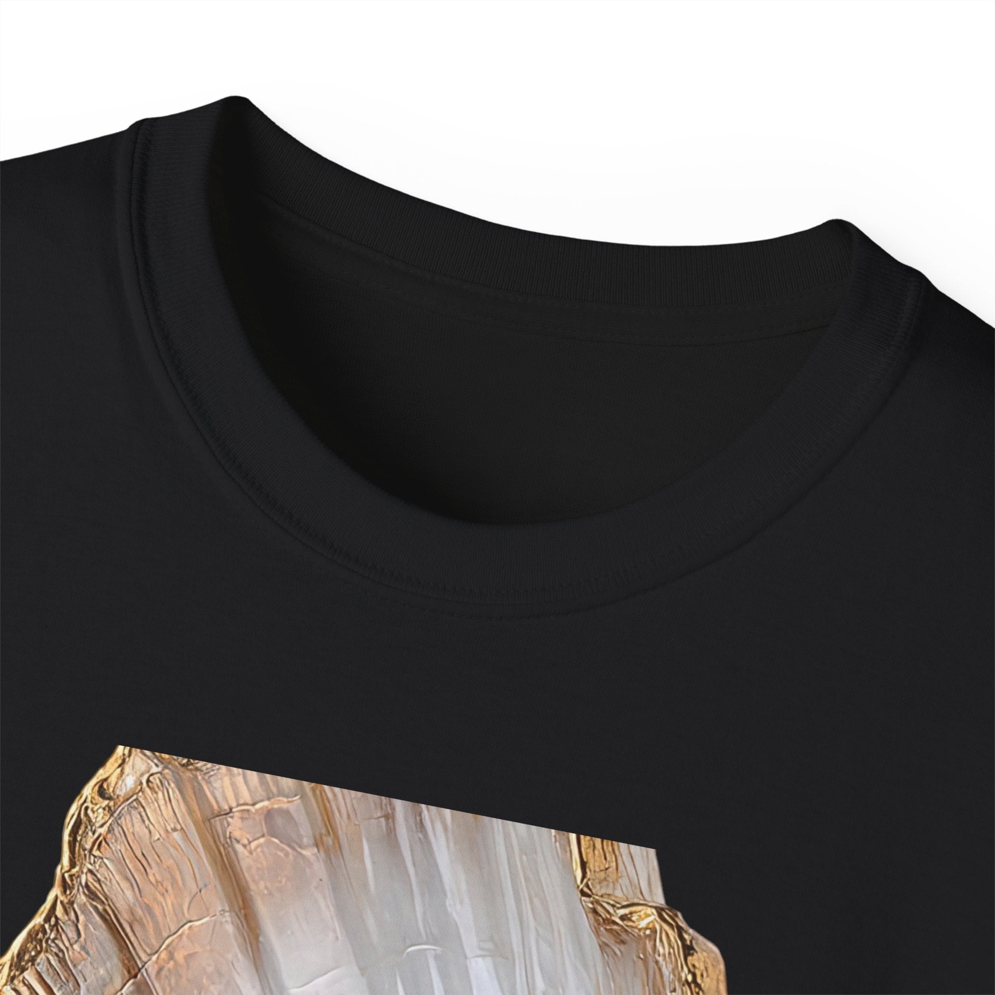 Vintage Glam Portrait T‑Shirt — Elegant Woman in Fur Graphic Tee