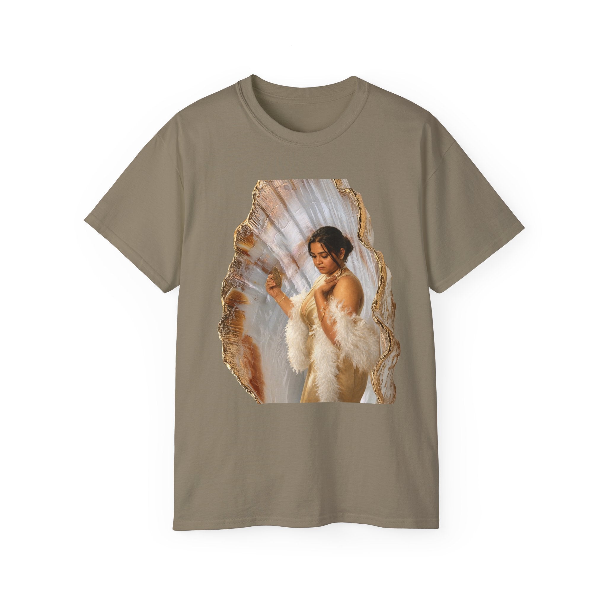 Vintage Glam Portrait T‑Shirt — Elegant Woman in Fur Graphic Tee