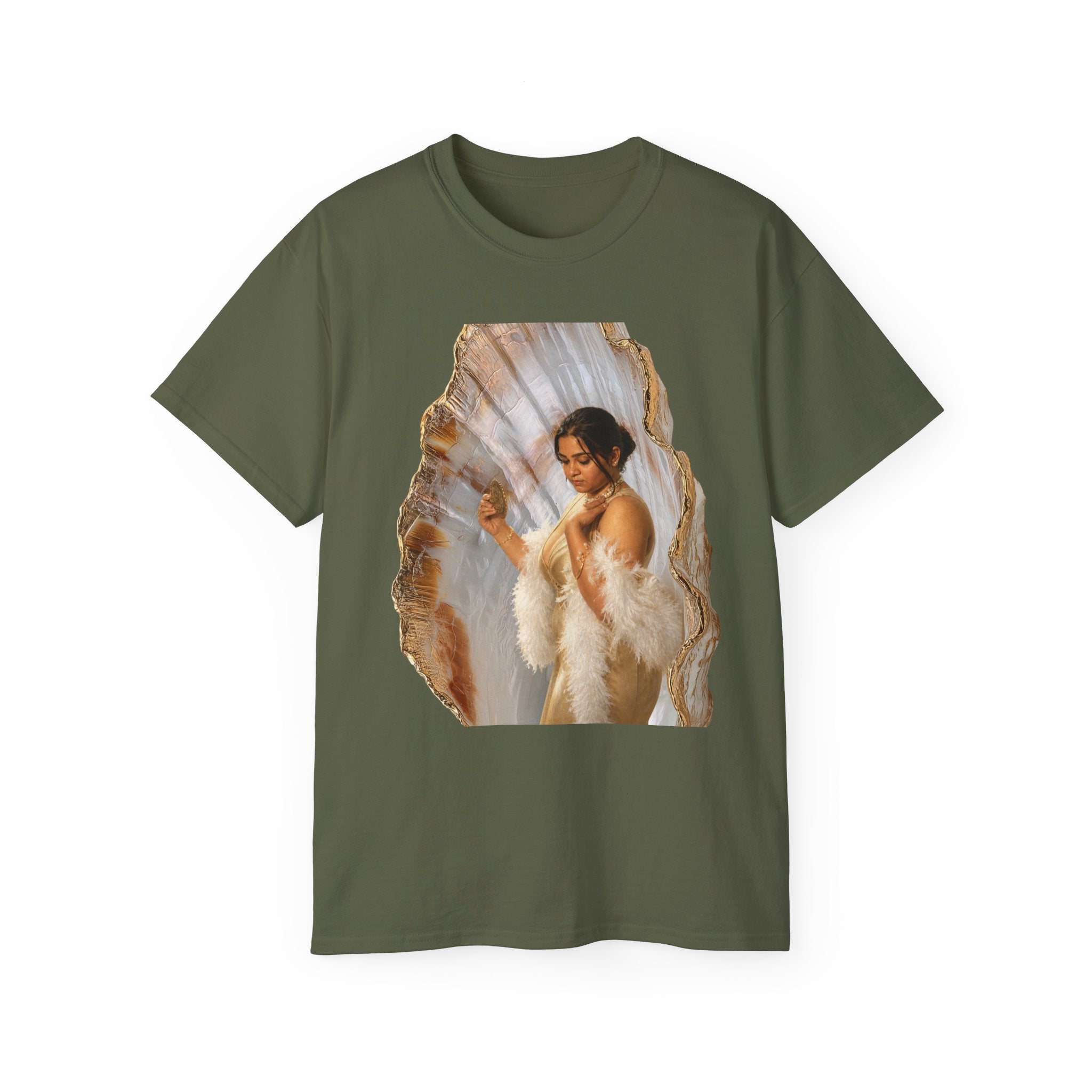 Vintage Glam Portrait T‑Shirt — Elegant Woman in Fur Graphic Tee