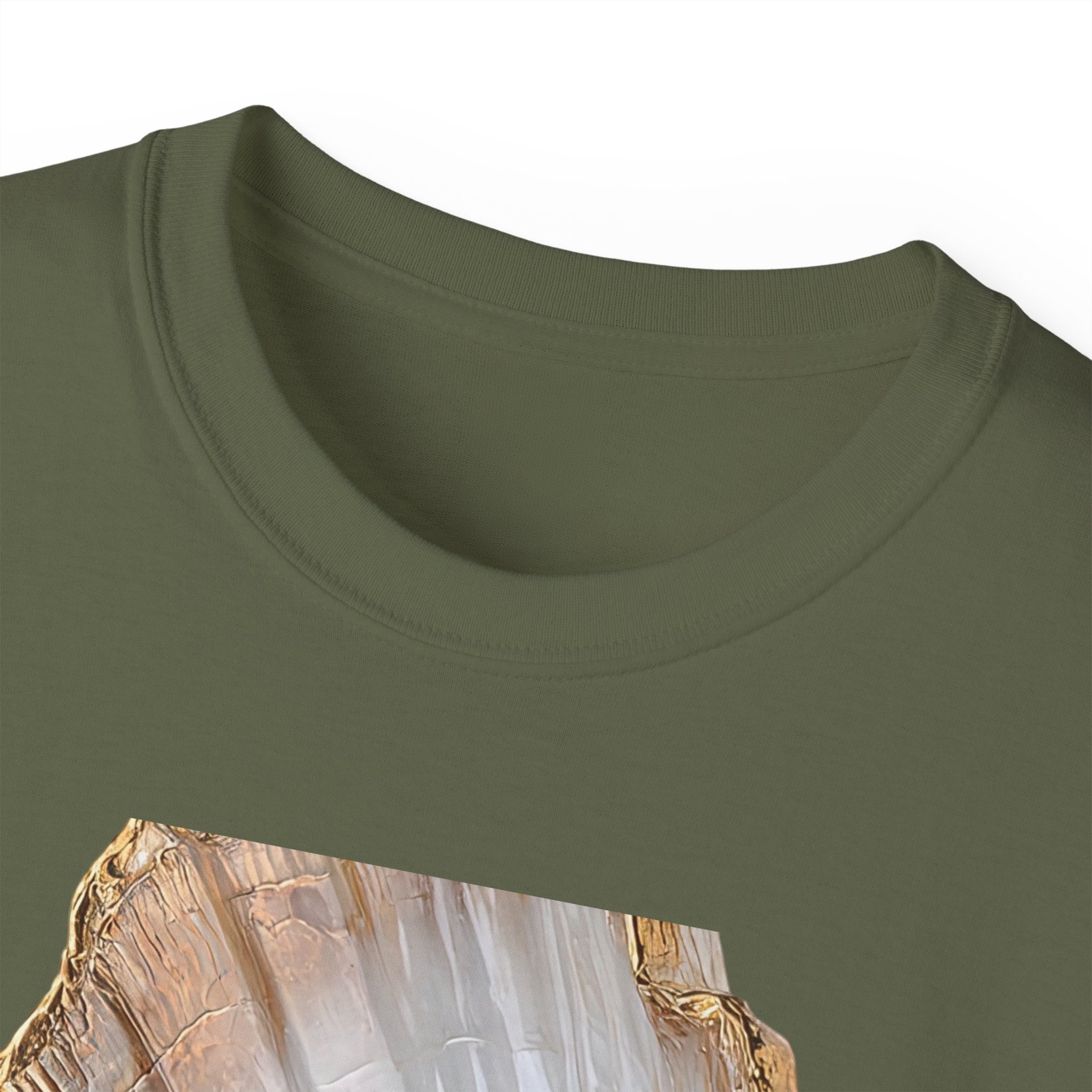 Vintage Glam Portrait T‑Shirt — Elegant Woman in Fur Graphic Tee