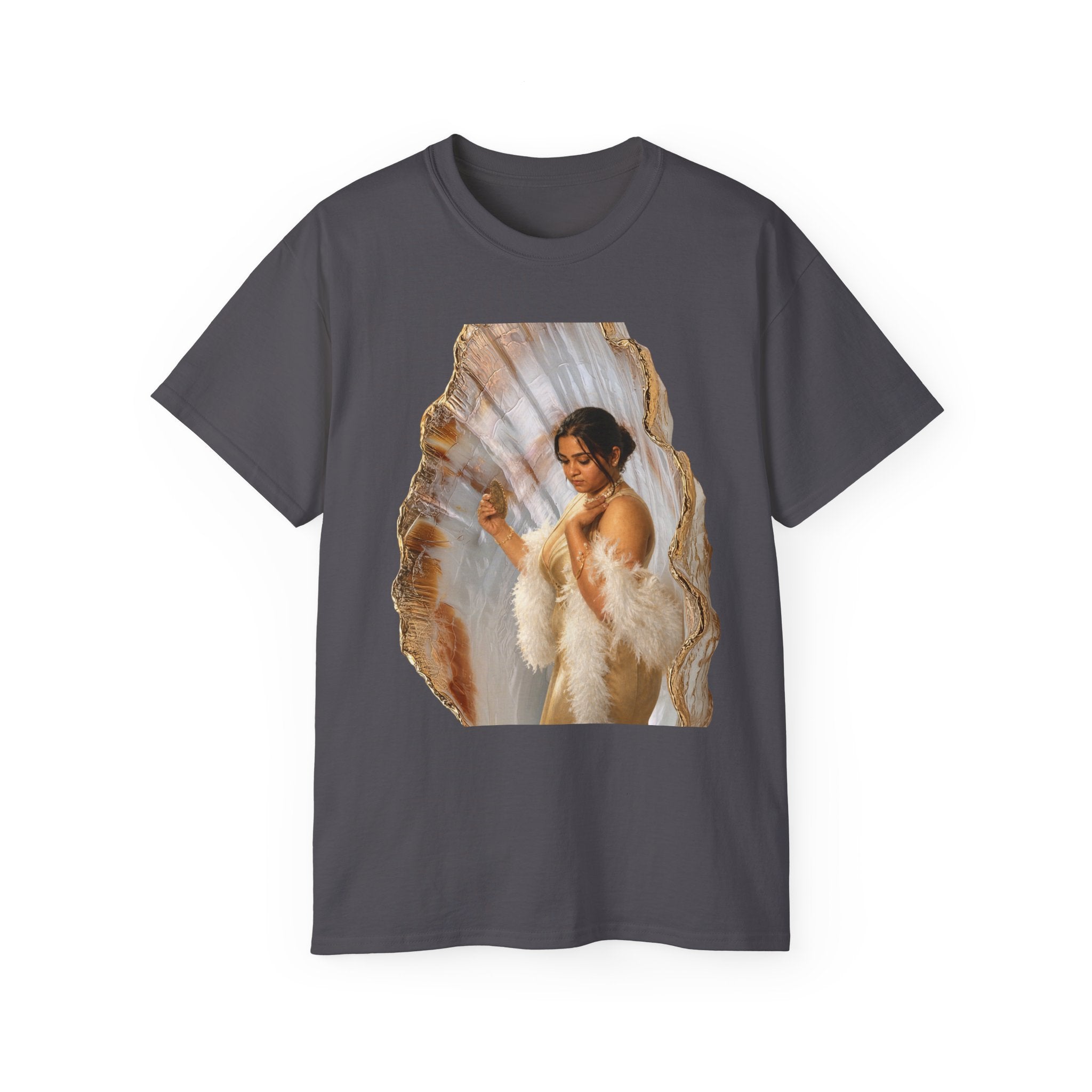 Vintage Glam Portrait T‑Shirt — Elegant Woman in Fur Graphic Tee