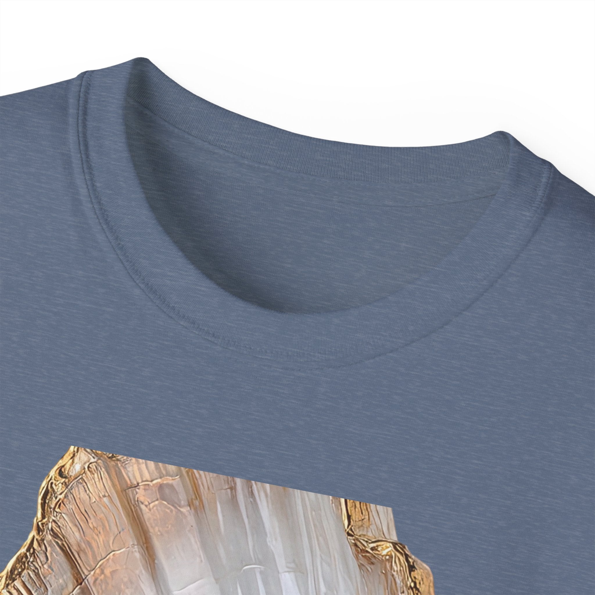 Vintage Glam Portrait T‑Shirt — Elegant Woman in Fur Graphic Tee