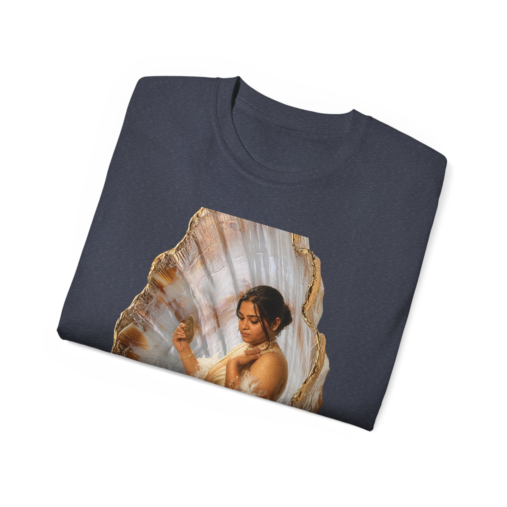 Vintage Glam Portrait T‑Shirt — Elegant Woman in Fur Graphic Tee