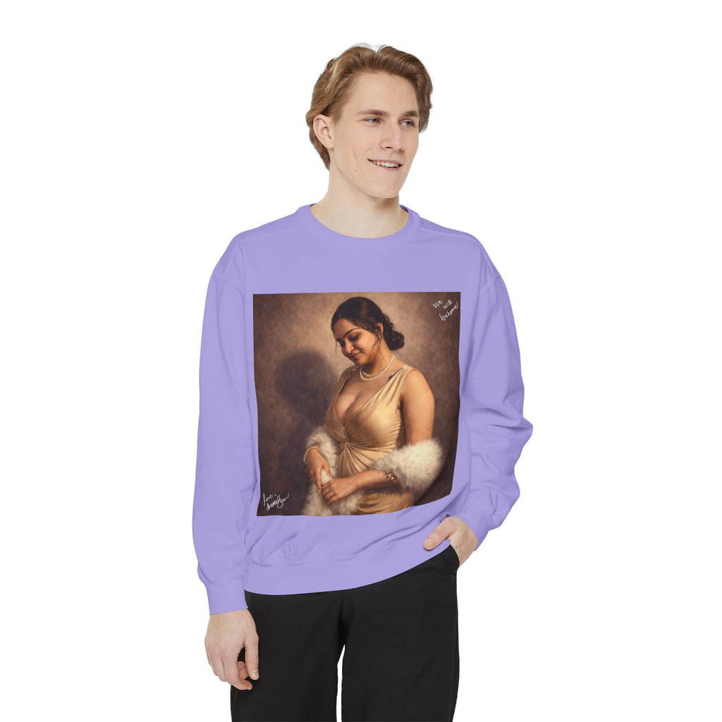 Portrait Sweatshirt — Vintage Frame Elegant Lady Graphic Pullover